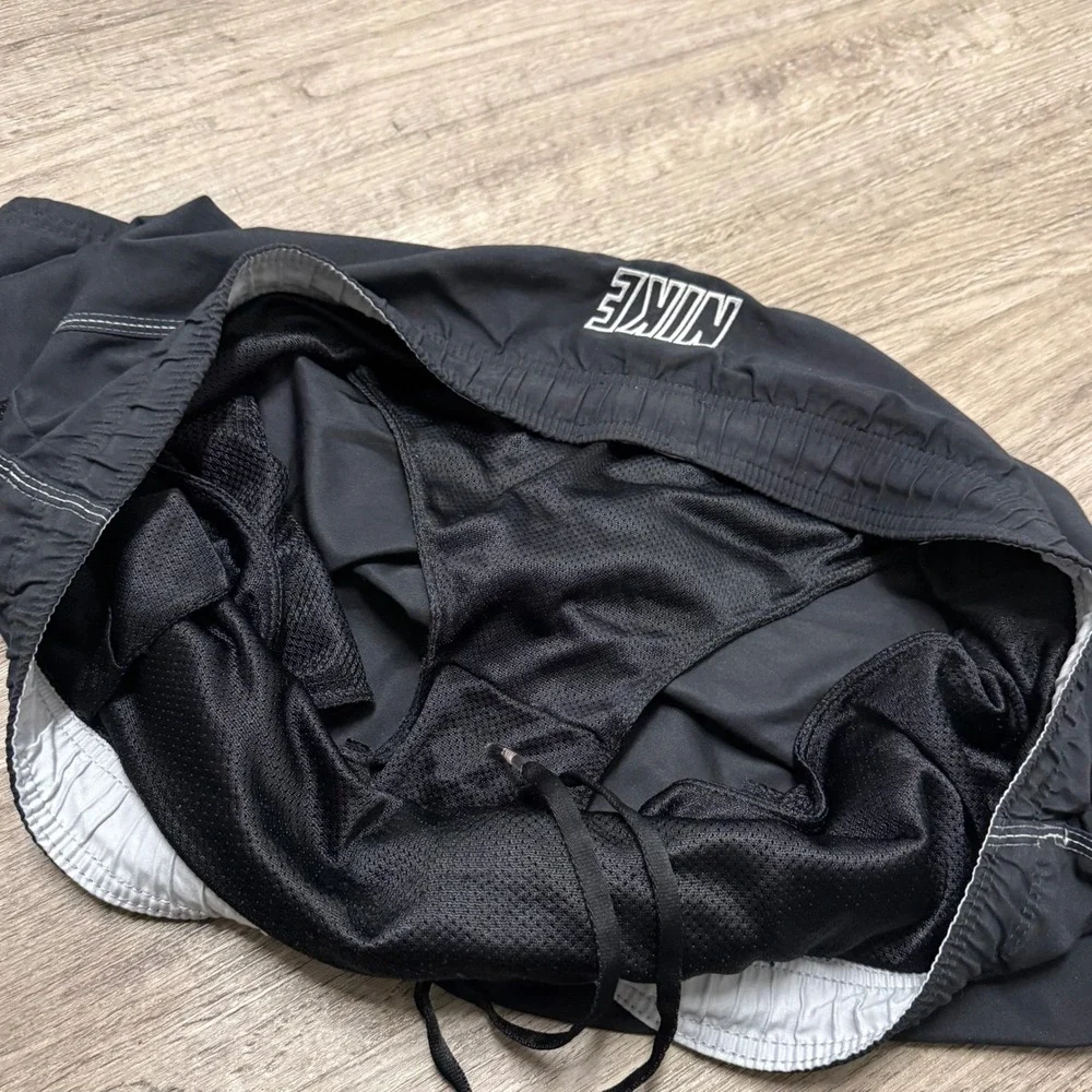 Nike‎ Mens Black Board Shorts Swim Trunks Cargo Pocket XL Mesh Lined Y2K